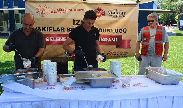 Ege Üniversitesi'nde Aşure İkramı Yapıldı