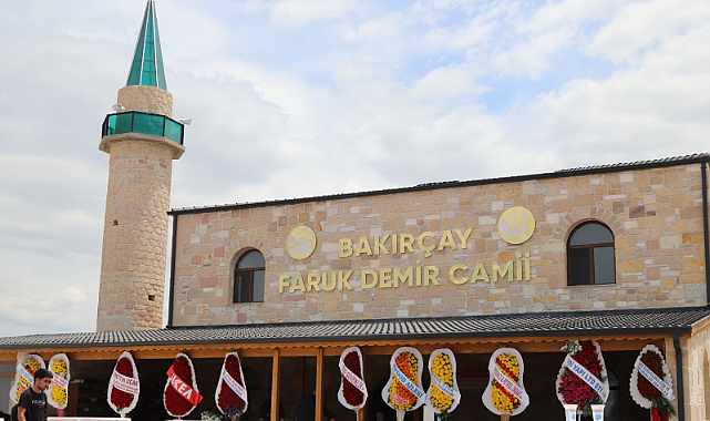 İzmir Bakırçay Üniversitesi Faruk Demir Camii İbadete Açıldı