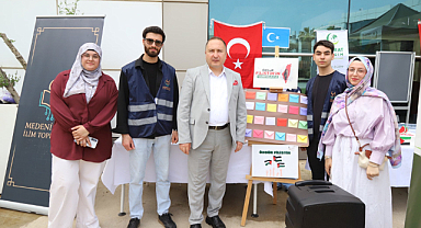 İzmir Bakırçay Üniversitesi'nde Filistin ve Doğu Türkistan İçin Hayır Çarşısı
