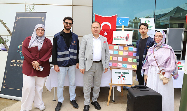 İzmir Bakırçay Üniversitesi'nde Filistin ve Doğu Türkistan İçin Hayır Çarşısı
