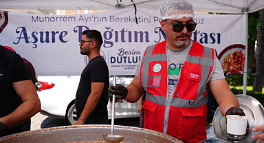 Manisa B.B.'nin Aşure İkramları Soma ve Akhisar ile Başladı