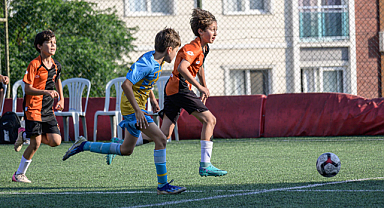 Bayraklı'da U-12 CUP Futbol Turnuvası Başladı