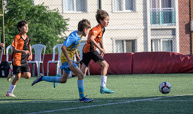 Bayraklı'da U-12 CUP Futbol Turnuvası Başladı