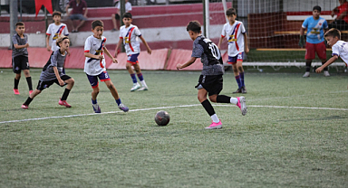 Bayraklı U-12 Cup'ta Şampiyon Bornovagücü Oldu