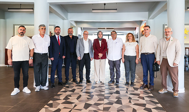 Buca'daki Siyasi Parti Temsilcileri Kahvaltıda Bir Araya Geldi