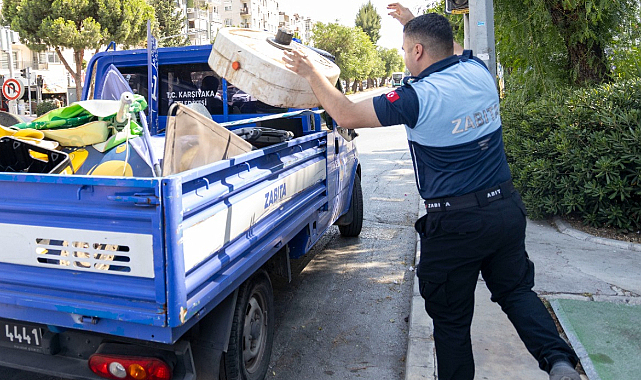 Karşıyaka'da Belediye Ekiplerinden Sokak Denetimi