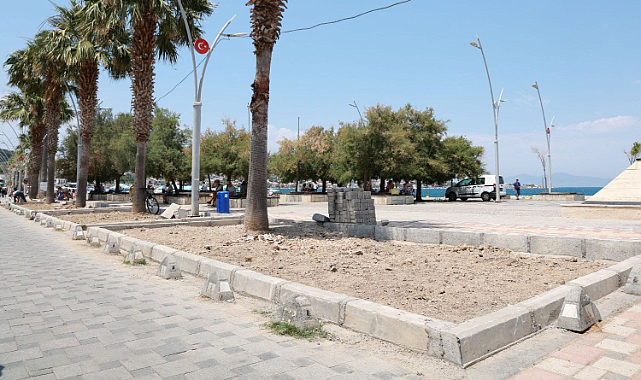 Yenifoça'da Sahil Düzenleme ve Peyzaj Çalışması