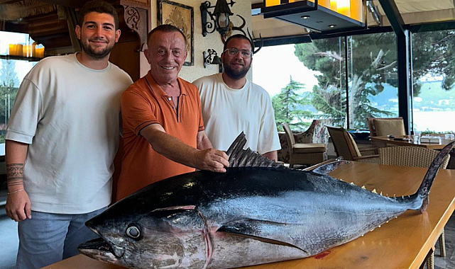 Ali Ağaoğlu'ndan İzmir'de Orkinos Avı