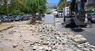 Bornova'da 400 Araçlık Otopark ve İki Caddede Yenileme Çalışması
