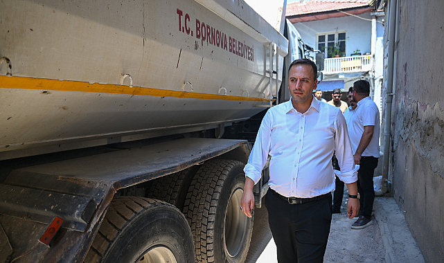 Bornova'daki '282 Sokakta Asfalt Çalışması Planı' Uygulanıyor