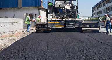 Gaziemir'de 4 Bin 470 Ton Asfaltla Yol Yenileme Çalışması