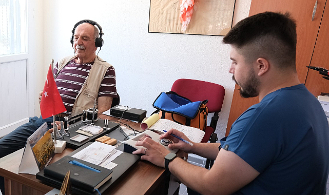 Menemen'de Çocuklara ve Yaşlılara İşitme Testi