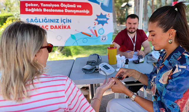 Buca Belediyesi'nde Tansiyon ve Kan Şekeri Ölçümüyle Sağlıklı Beslenme Danışmanlığı