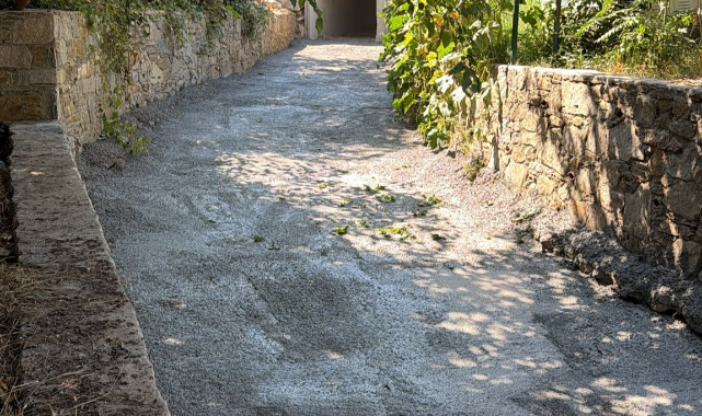 Efes Selçuk'taki Dere Yatağına 150 Metreküp Beton Döküldü