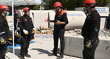 Karabağlar Belediyesi Arama ve Kurtarma Ekibi KAR-KUT, AFAD Sınavını Geçti