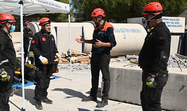 Karabağlar Belediyesi Arama ve Kurtarma Ekibi KAR-KUT, AFAD Sınavını Geçti