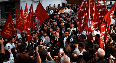 AK Parti'ye Geçen Çiğli Belediye Başkanı Yıldız'a İstifa Çağrısı
