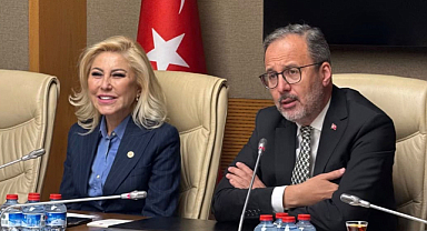 İzmir Ekonomi Üniversitesi Siyaset Platformu Kulübü’nden TBMM Ziyareti