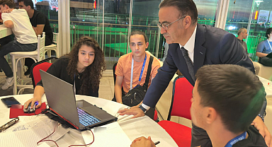 İzmir İl Millî Eğitim Müdürü Yahşi'den Genç Tekno Girişim Kampı’na Ziyaret