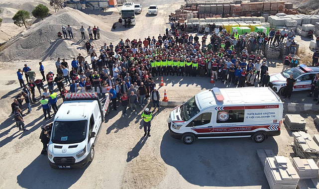 Manisa Büyükşehir Personeline Yol ve Cadde Çalışmalarında Güvenlik Eğitimi