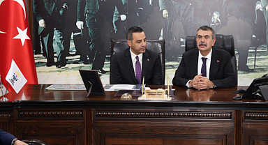 Bakan Tekin'den Çiğli Belediyesi'ne Ziyaret